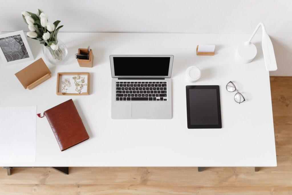 Styled Stock Society Minimal Office 9 Using Social Media Platforms to Elevate Your Wedding Business