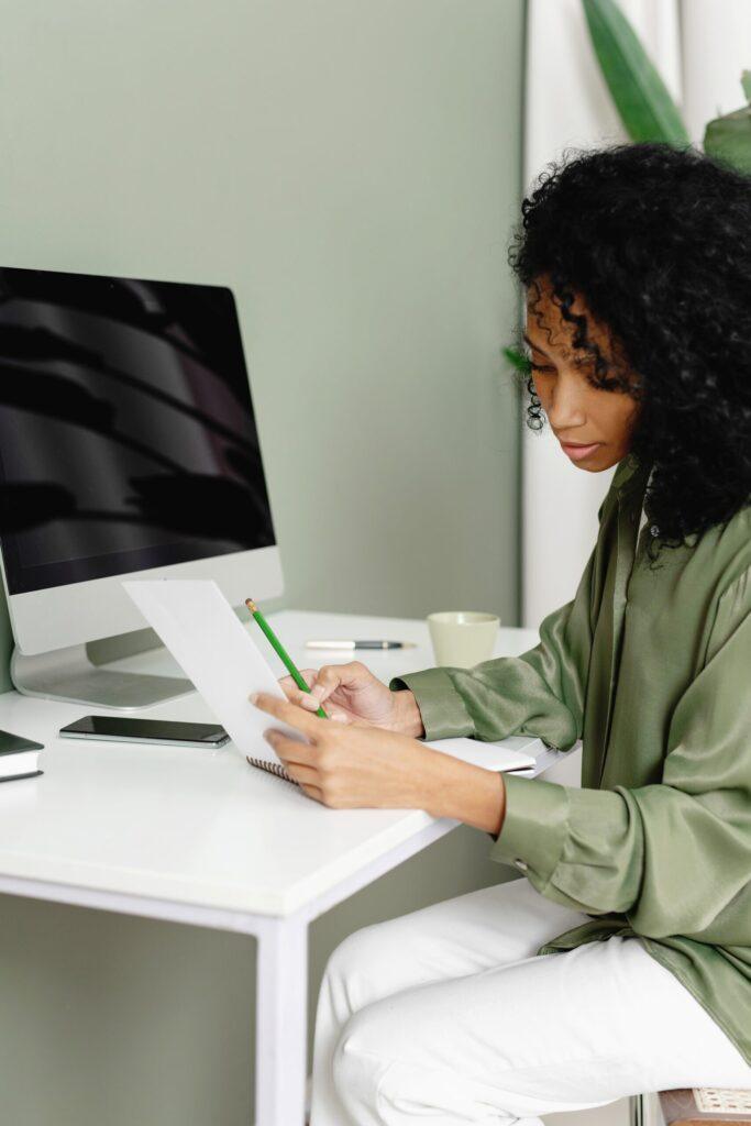 Embracing the CEO Mindset: A Game-Changer for Small Business Owners by Kathie Holmes