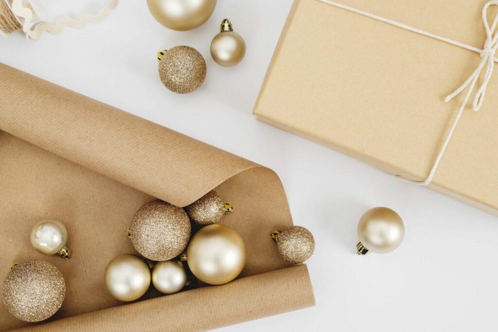 CHIC HOLIDAY Joyful Celebrations: A Wedding Planner's Thoughtful Holiday Gift Guide for Clients