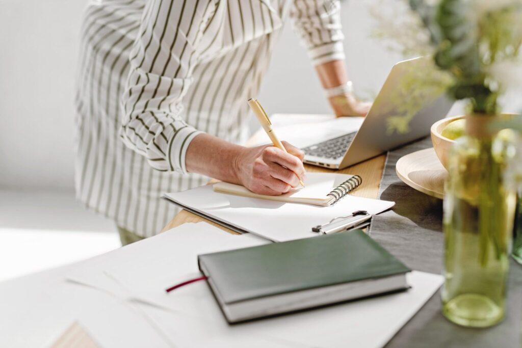 Time Management Tips for Busy Wedding Planners